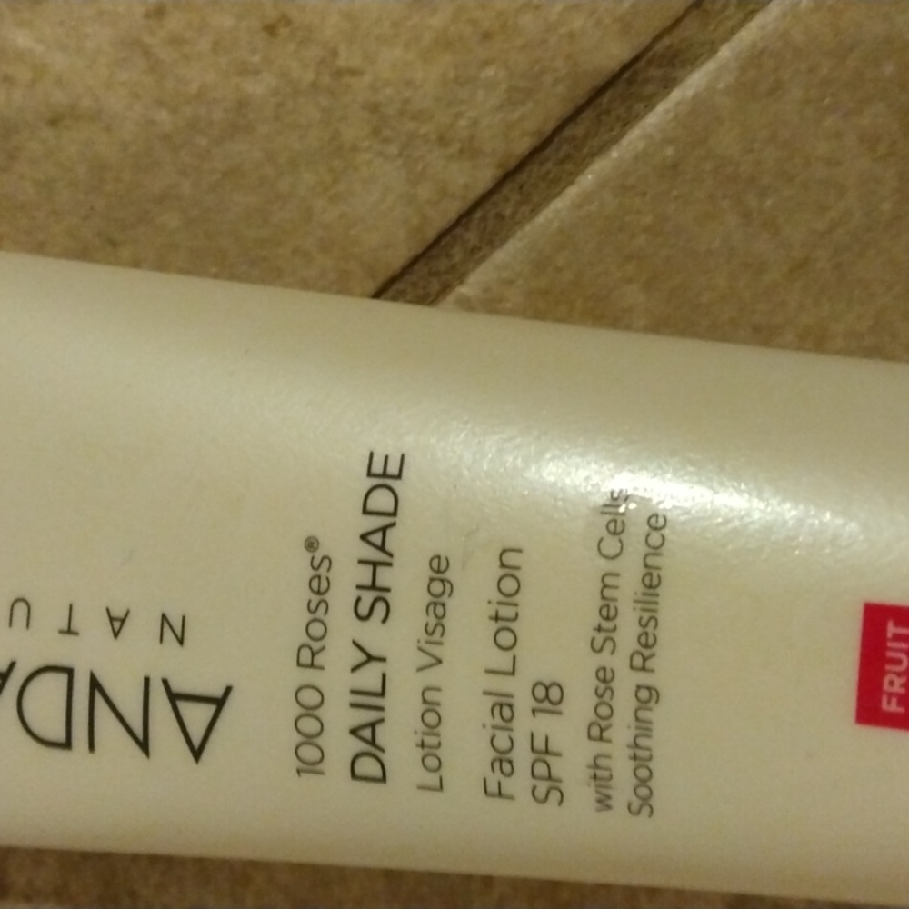 1000 Roses Lotion - Picture 16 of 16
